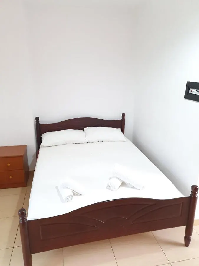 Soare Otel Ksamil